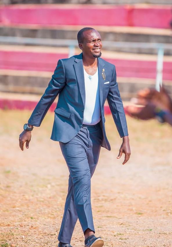 Makocha Wanaohitajika Simba Baada ya Kuondoka Fadlu Davids